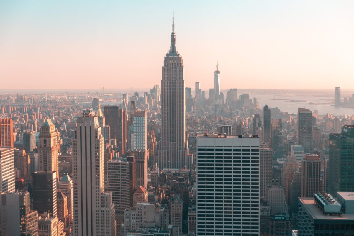 En este momento estás viendo El Empire State Building ¿Quién lo construyó , cuándo y cuánto mide?