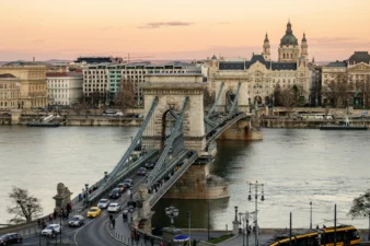 Lee más sobre el artículo El Puente de las Cadenas en Budapest