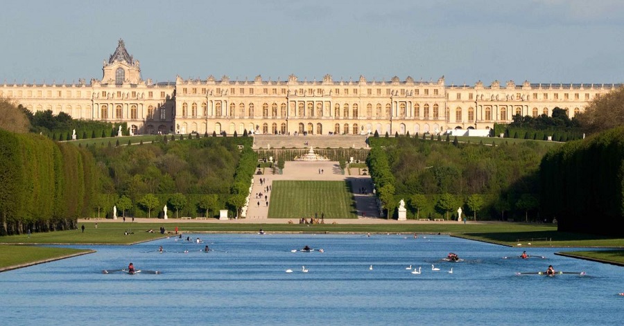 Imagen del Palacio de Versalles desde sus jardines