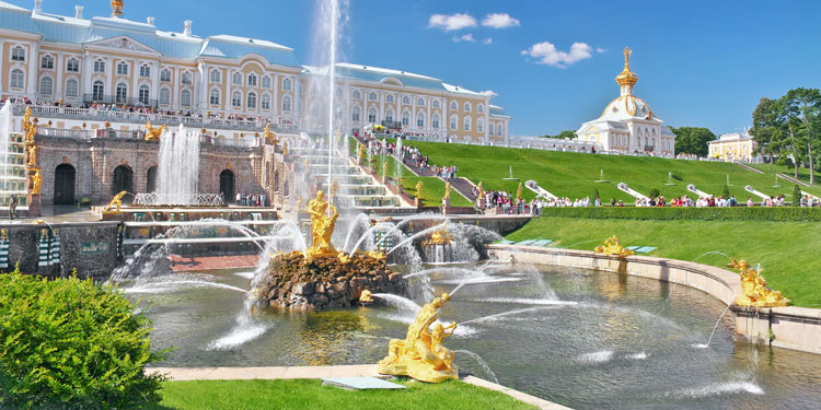 Imagen representativa de la influencia versallesca del Palacio Peterhof