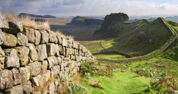 Lee más sobre el artículo La muralla de Adriano: un monumento de ingeniería militar al norte de Inglaterra