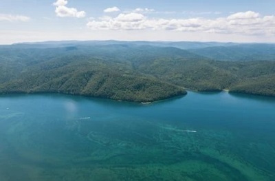 imagen del Río Angará, único emisario del Lago Baikal