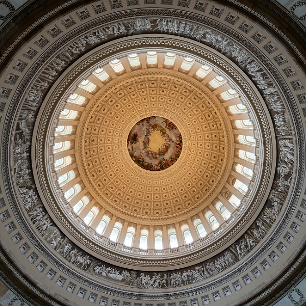 Fotografía de la Rotonda del Capitolio de Estados Unidos en la que se puede observar el fresco de La Apoteosis de Washington