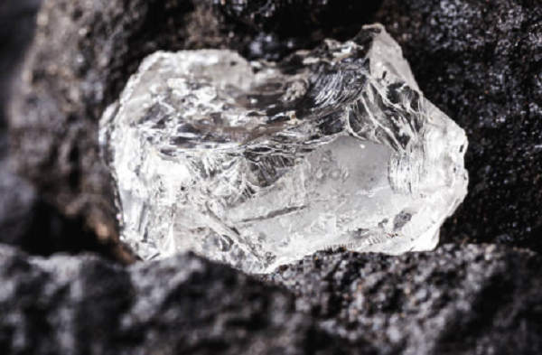 imagen detallada de un diamante visto desde cerca