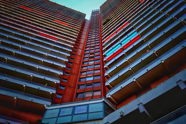 En este momento estás viendo Rascacielos antisísmicos: ¿Cómo logran que los edificios no se caigan?